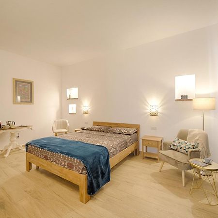 אולביה Cozy Guest House Downtown מראה חיצוני תמונה