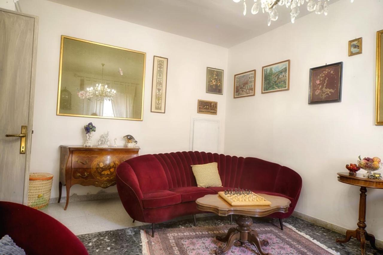אולביה Cozy Guest House Downtown מראה חיצוני תמונה